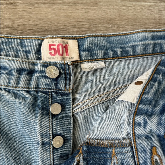 Vtg Levi’s 501 button fly cut off shorts size 38 - Picture 4 of 10